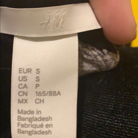 💥2 for $15💥H&M Black sundress w/ feather pattern - Picture 3 of 7